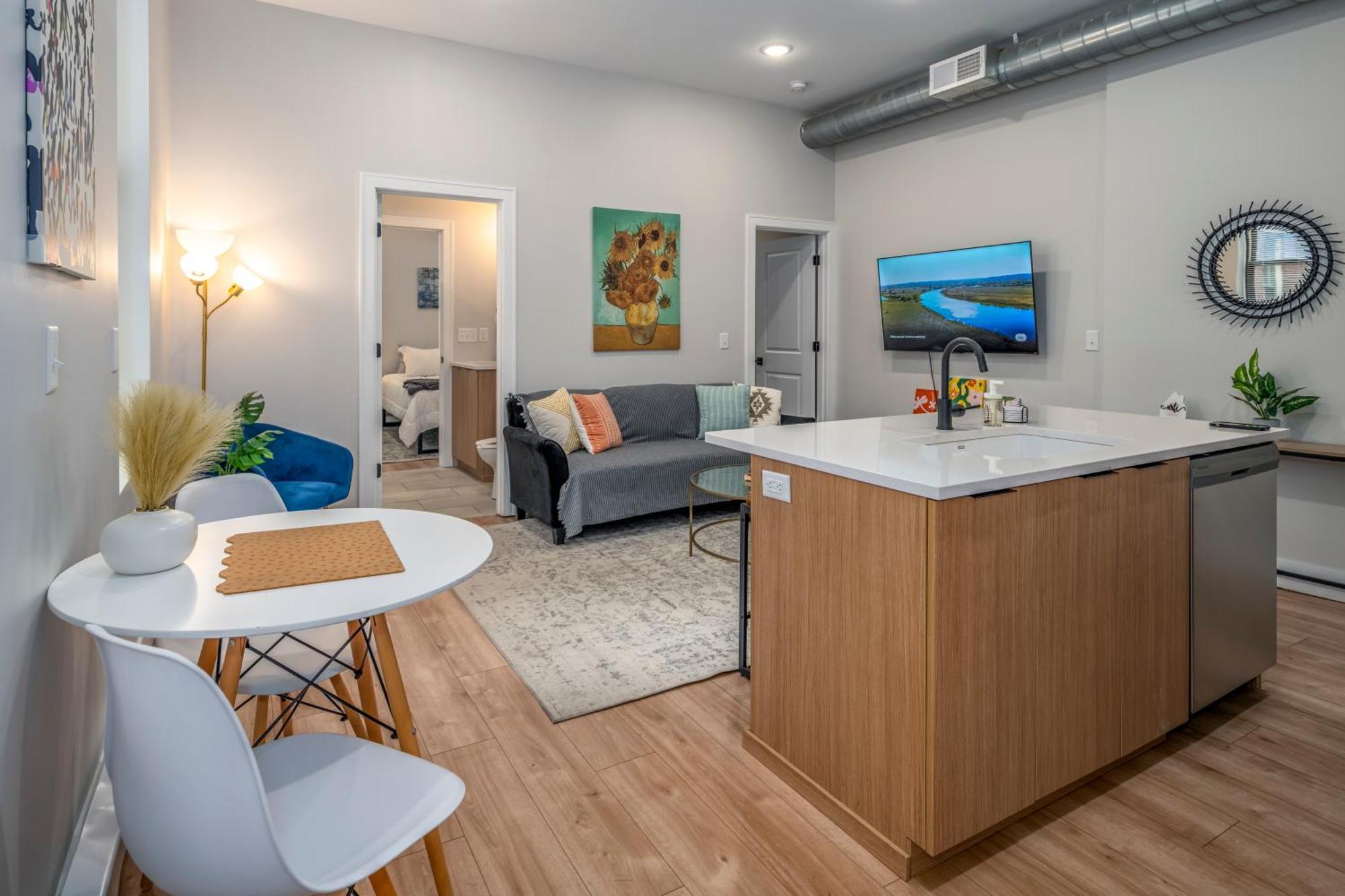 Prime Otr, 3 Lux Queen Beds, Two 55In Tvs, Steps To Tql, Findlay Market, Light Rail, Fast Wifi Cincinnati Ngoại thất bức ảnh
