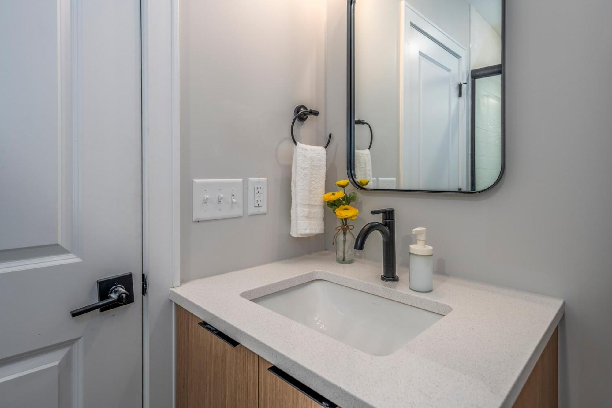 Prime Otr, 3 Lux Queen Beds, Two 55In Tvs, Steps To Tql, Findlay Market, Light Rail, Fast Wifi Cincinnati Ngoại thất bức ảnh