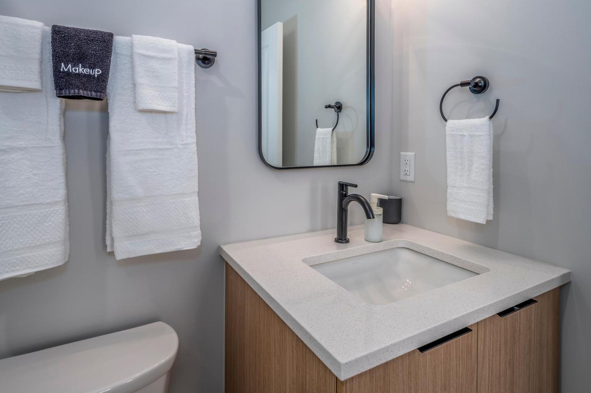 Prime Otr, 3 Lux Queen Beds, Two 55In Tvs, Steps To Tql, Findlay Market, Light Rail, Fast Wifi Cincinnati Ngoại thất bức ảnh